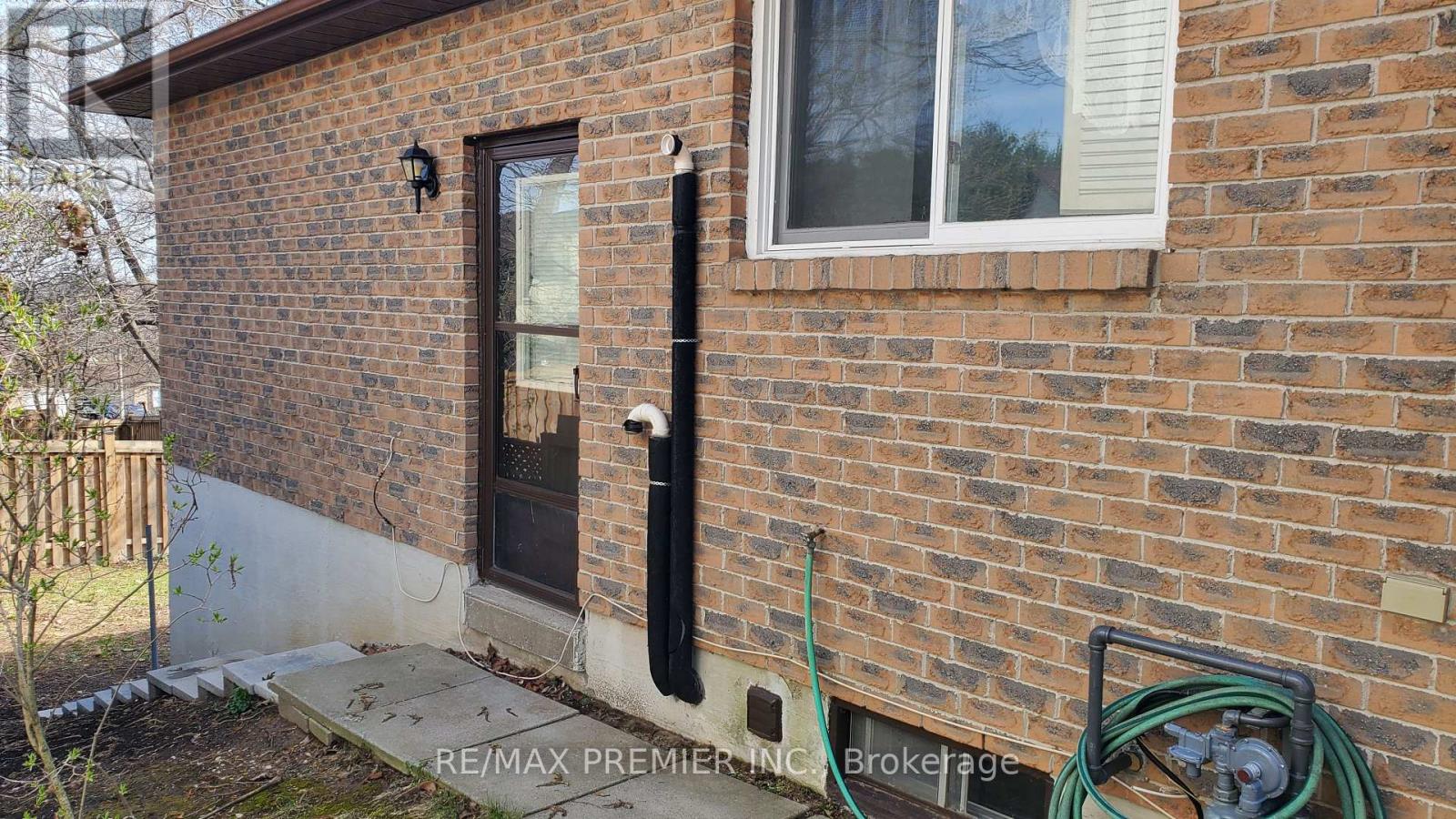 Bsmt - 77 Fox Run, Barrie, Ontario L4N 5L6 - Photo 2 - S13597510