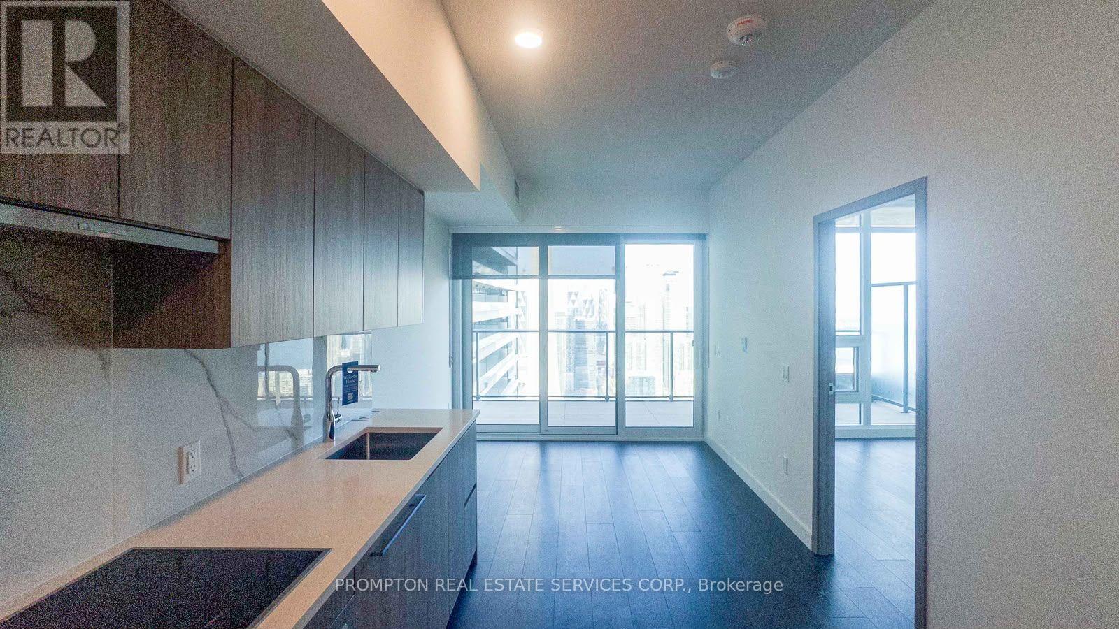 5907 - 3 Concord Cityplace Way, Toronto, Ontario  M5V 0X4 - Photo 5 - C13681086