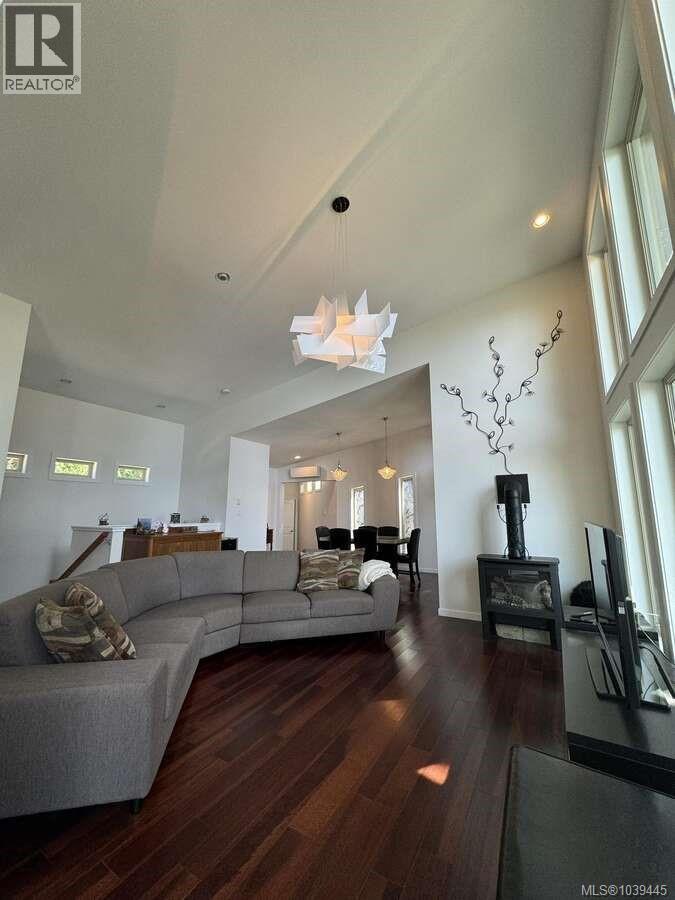 733 Berry Point Rd, Gabriola Island, British Columbia  V0R 1X1 - Photo 14 - 1039445