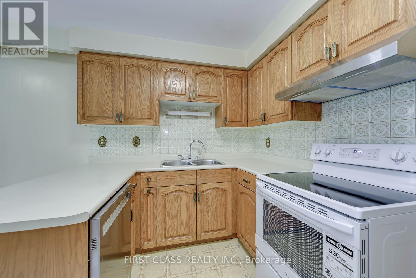 Upper Unit - 1353 Myron Drive, Mississauga, Ontario  L5E 2N5 - Photo 13 - W13648236
