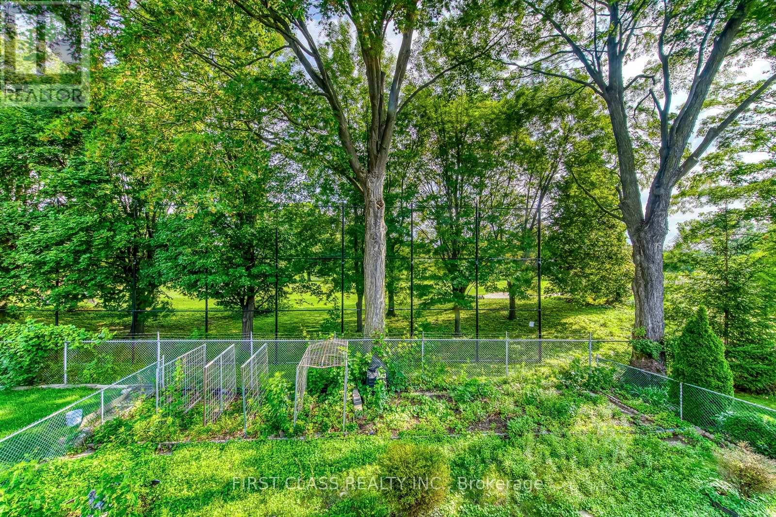 Upper Unit - 1353 Myron Drive, Mississauga, Ontario  L5E 2N5 - Photo 31 - W13648236