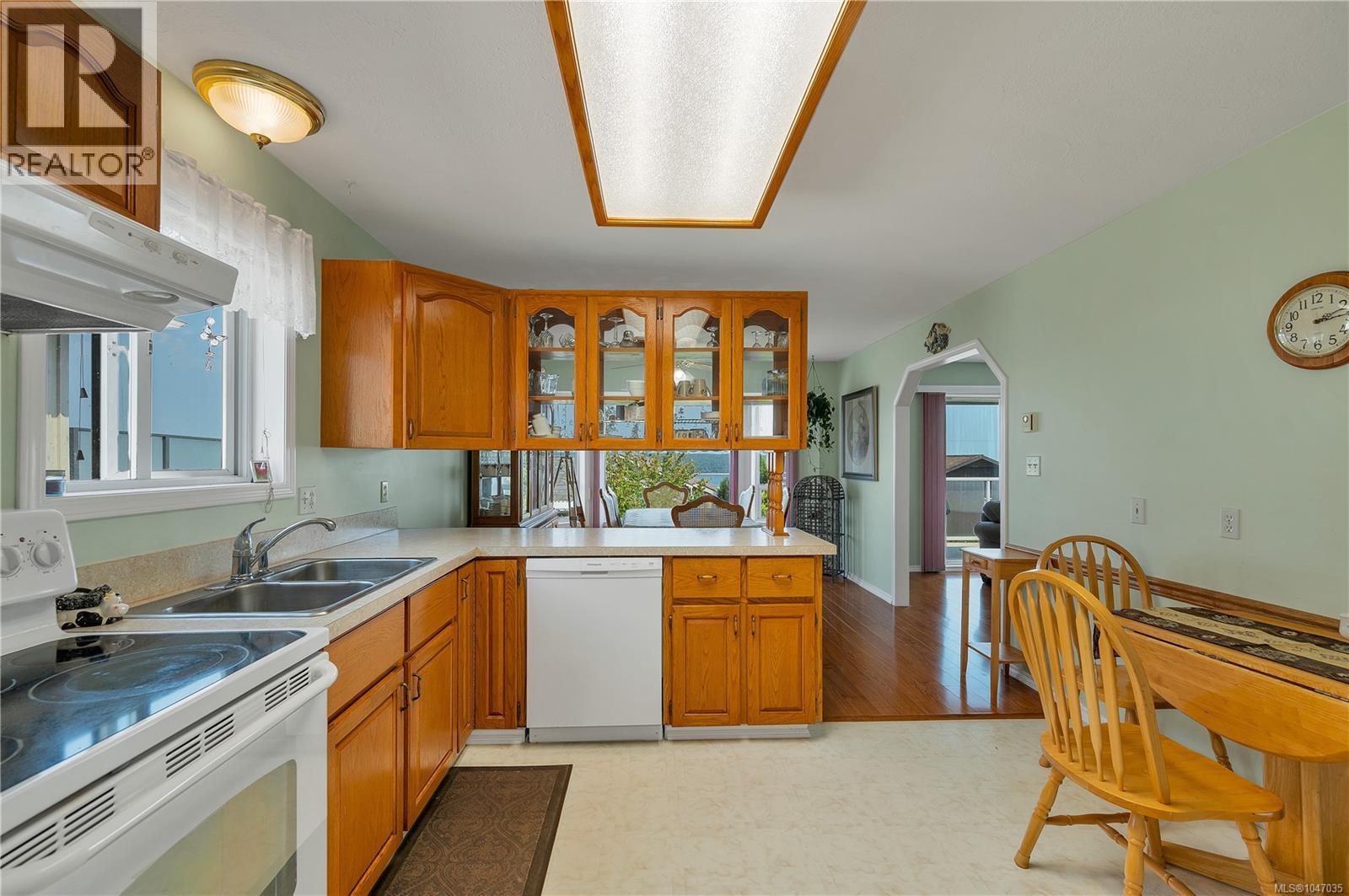 641 Alder St S, Campbell River, British Columbia  V9W 6B3 - Photo 3 - 1047035