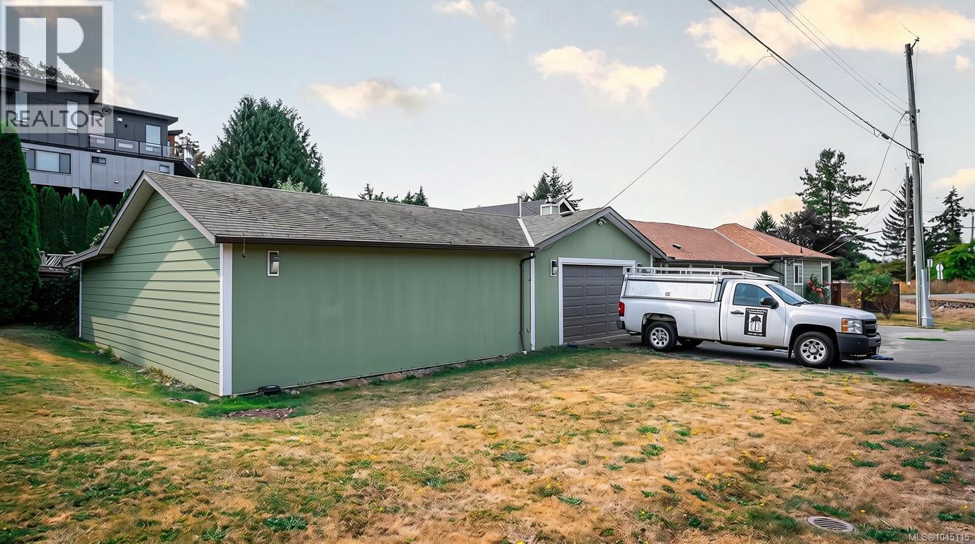 9 Camden Ave, View Royal, British Columbia  V8Z 1P6 - Photo 4 - 1045115