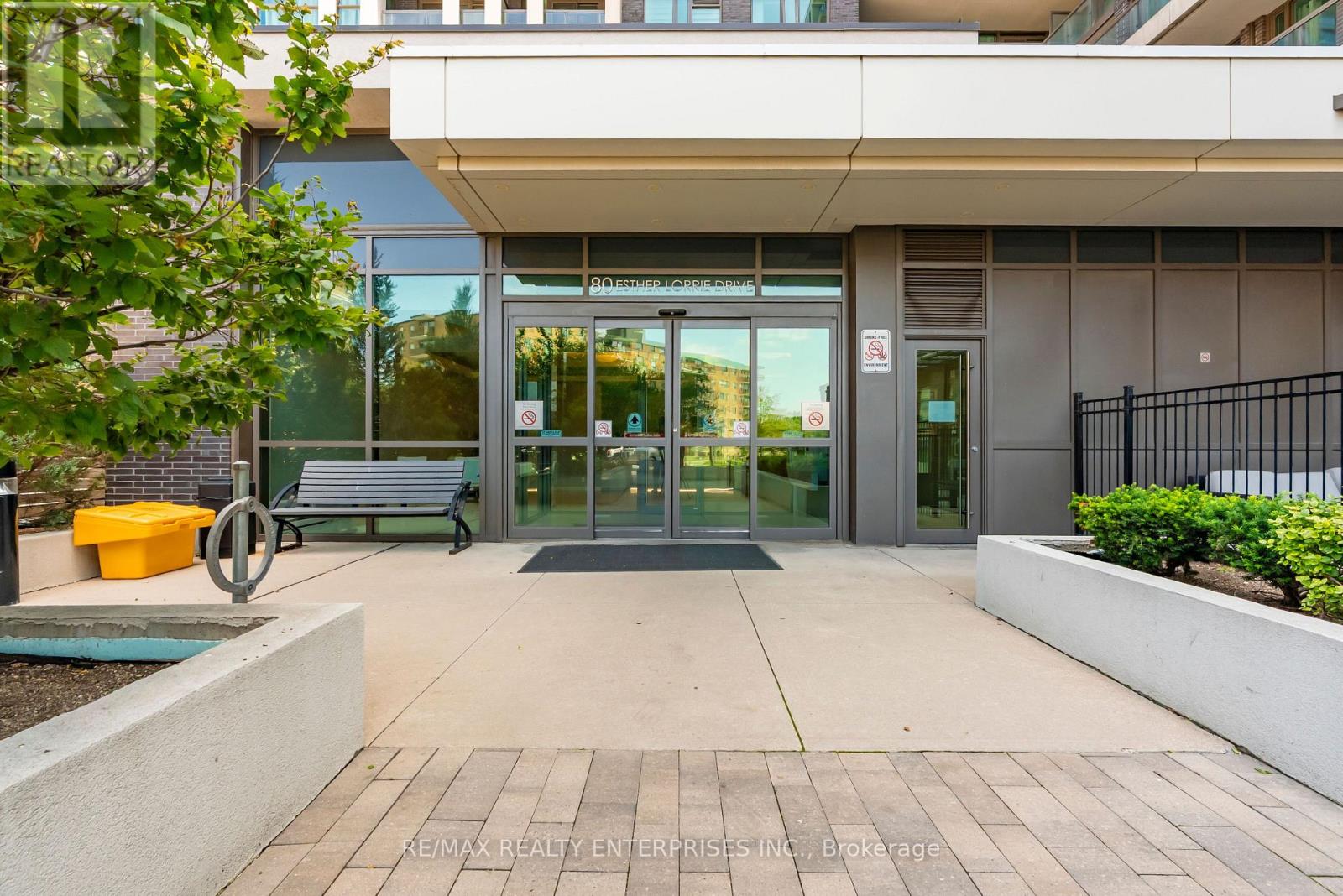 522 - 80 ESTHER LORRIE DRIVE Toronto (West Humber-Clairville) Ontario Canada M9W4V1 3