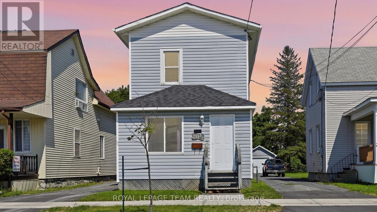 20 1/2 LAWRENCE AVENUE, Cornwall, Ontario