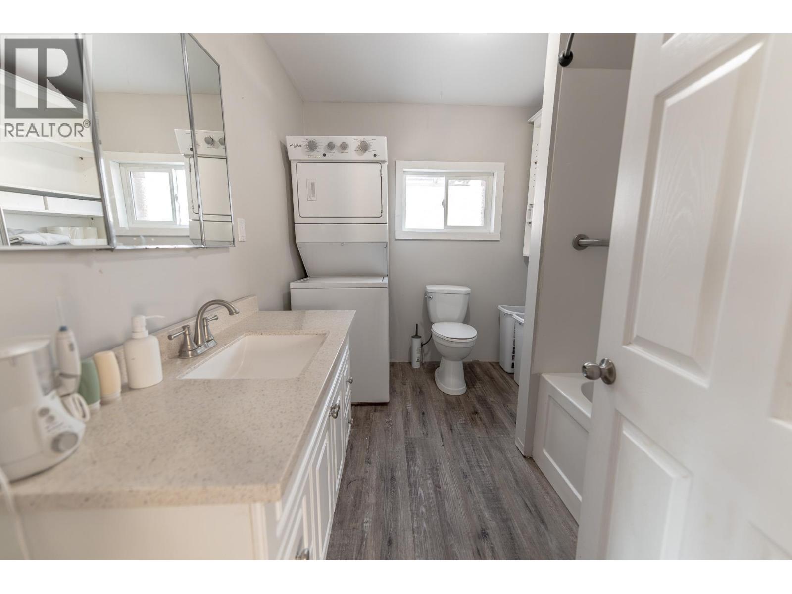 8909 Grainger Road, Canal Flats, British Columbia  V0B 1B0 - Photo 17 - 10397280