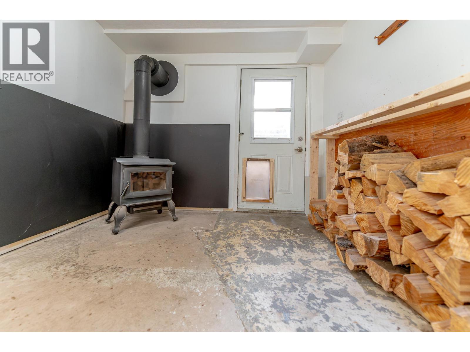8909 Grainger Road, Canal Flats, British Columbia  V0B 1B0 - Photo 26 - 10397280