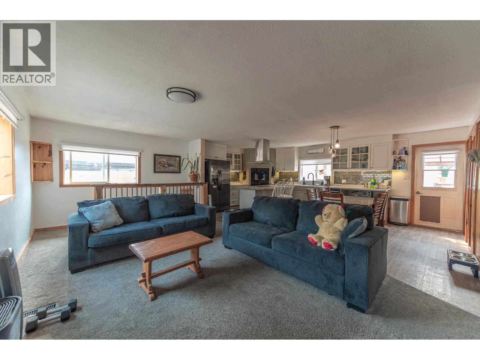 8909 Grainger Road, Canal Flats, British Columbia  V0B 1B0 - Photo 16 - 10397280
