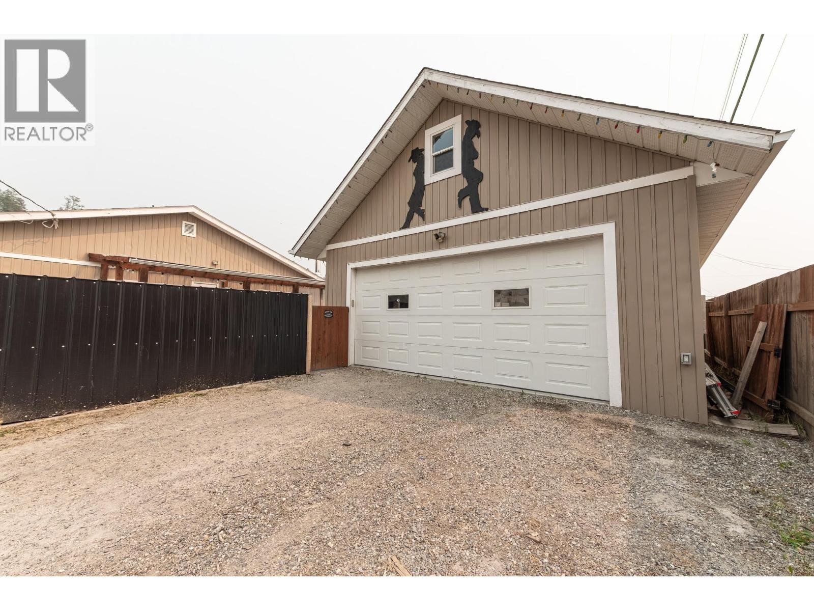 8909 Grainger Road, Canal Flats, British Columbia  V0B 1B0 - Photo 3 - 10397280