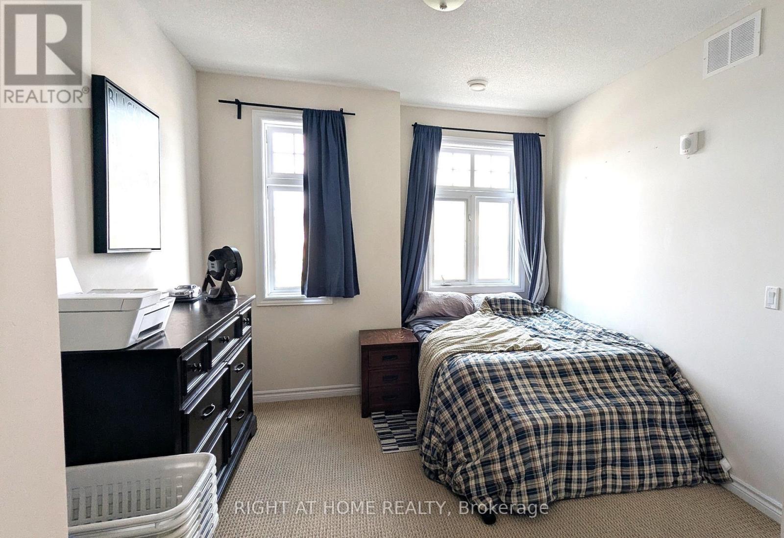 210 - 1360 Costigan Road, Milton, Ontario  L9T 0Y8 - Photo 3 - W13681104