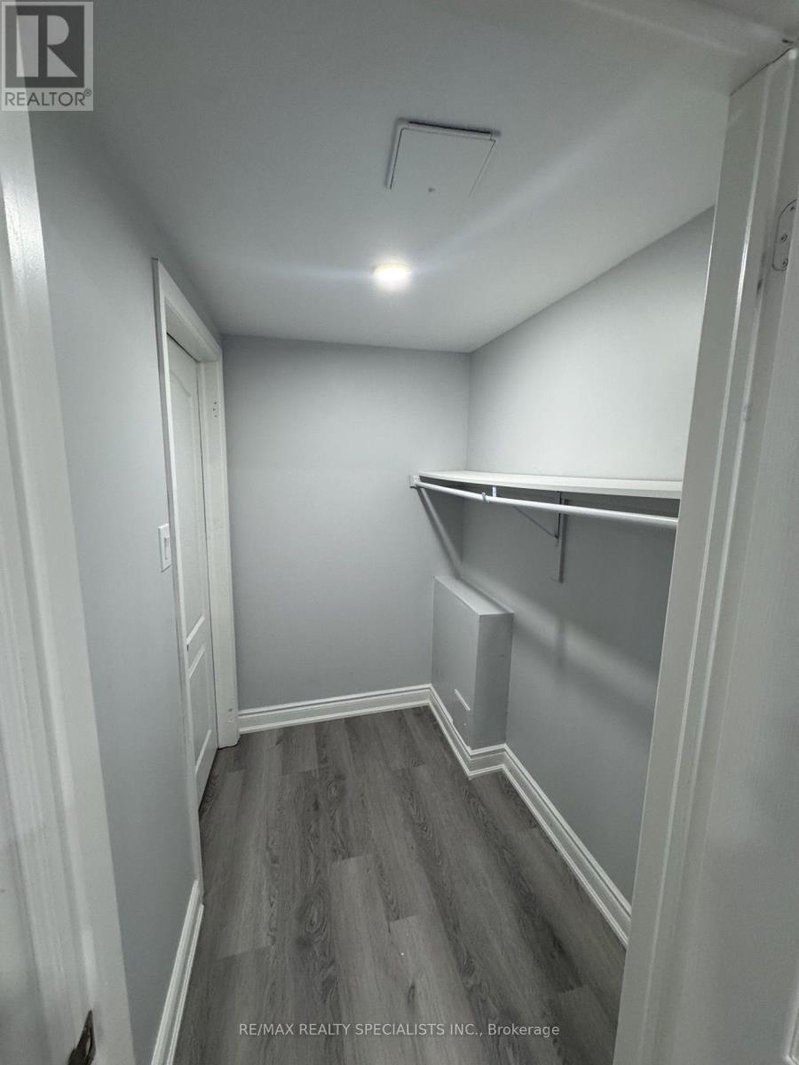 33 Bluffwood(Basement) Crescent, Brampton, Ontario L6P 2P3 - Photo 11 - W13681108