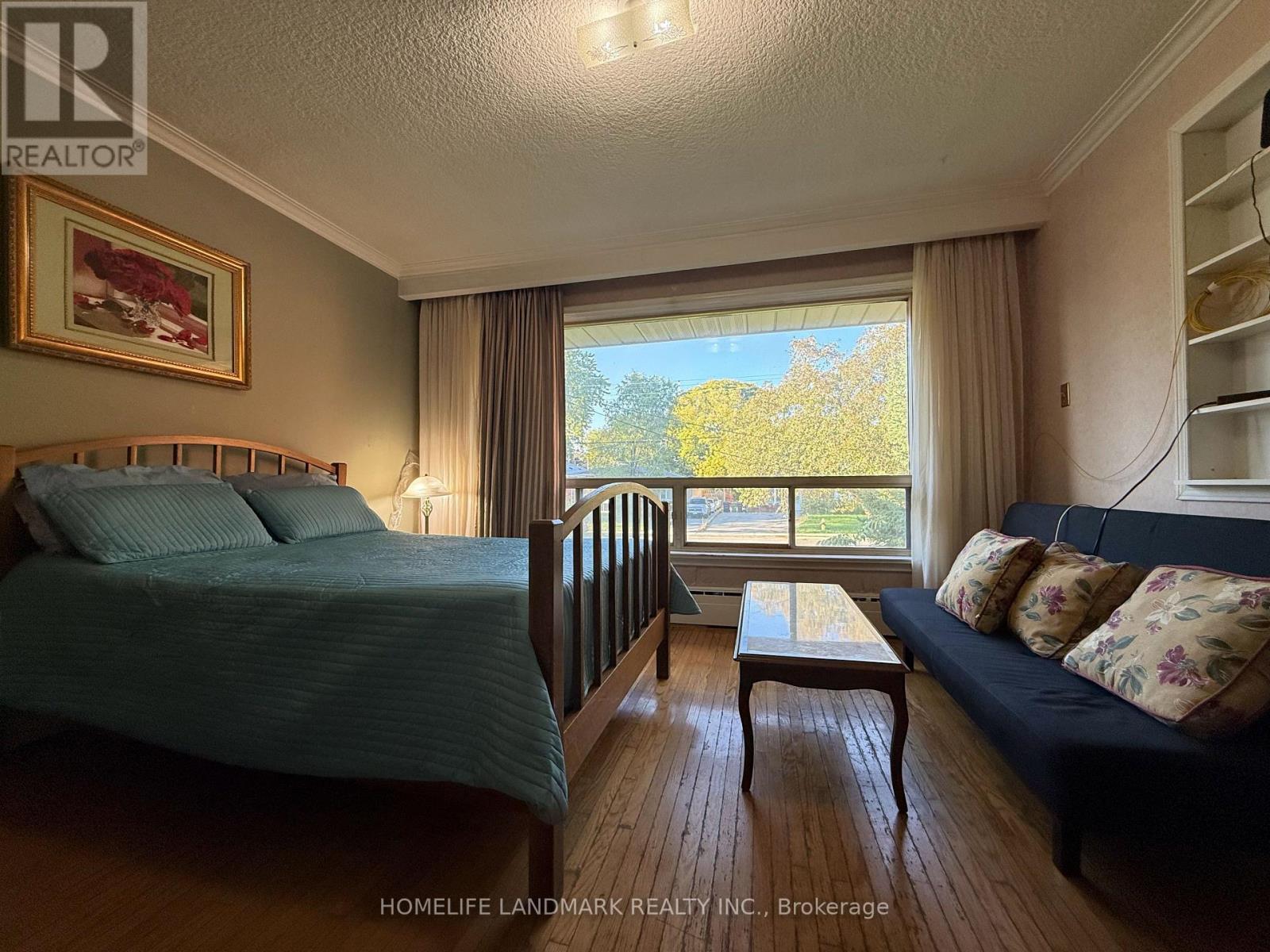 Main Floor Unit - 17 Wishing Well Drive, Toronto, Ontario  M1T 1H9 - Photo 2 - E13681134
