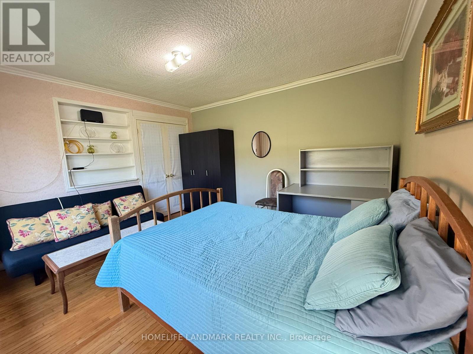 Main Floor Unit - 17 Wishing Well Drive, Toronto, Ontario  M1T 1H9 - Photo 3 - E13681134