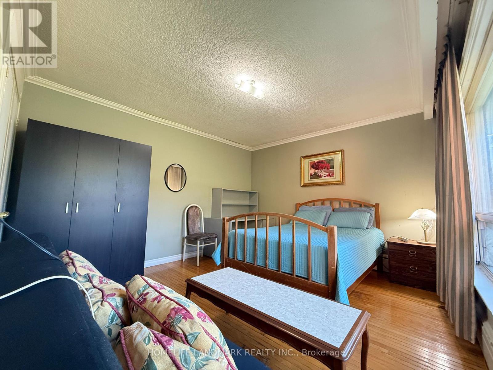 Main Floor Unit - 17 Wishing Well Drive, Toronto, Ontario  M1T 1H9 - Photo 4 - E13681134