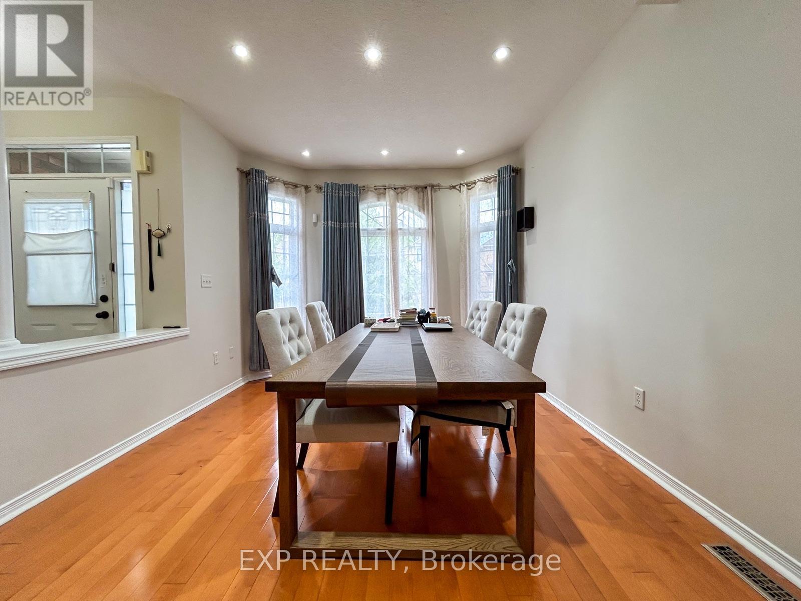 7 Davidoff Street, Markham, Ontario  L6E 1R2 - Photo 3 - N13681144