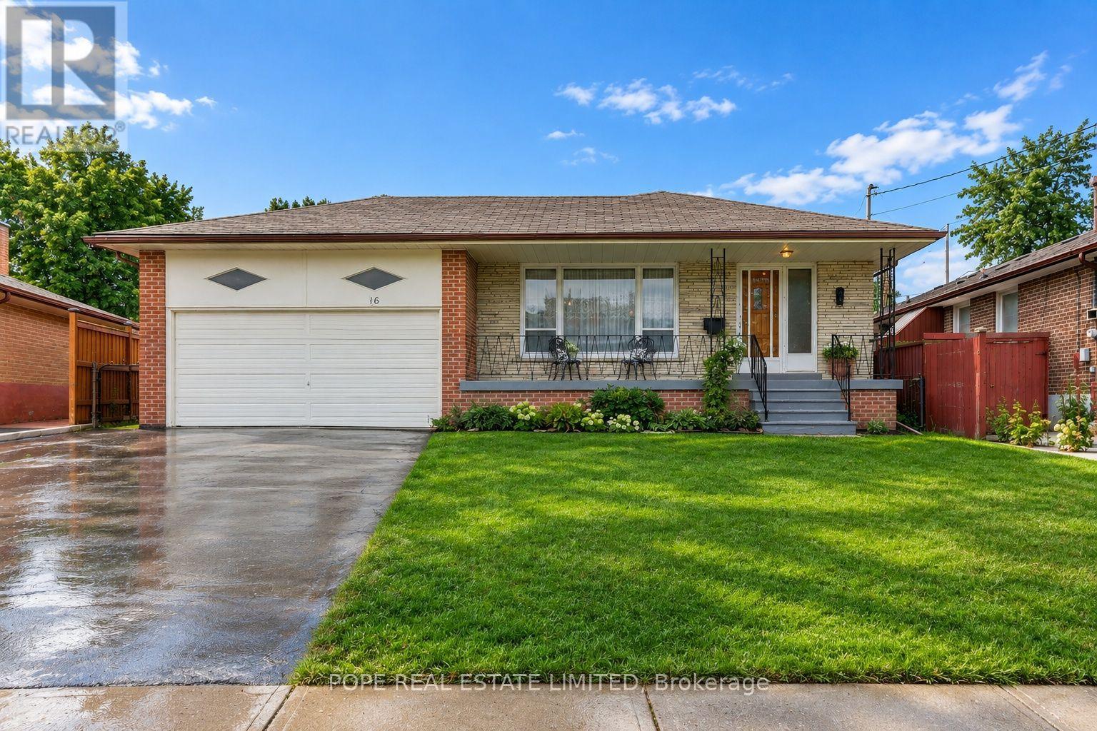 16 PIPESTONE PLACE, Toronto, Ontario