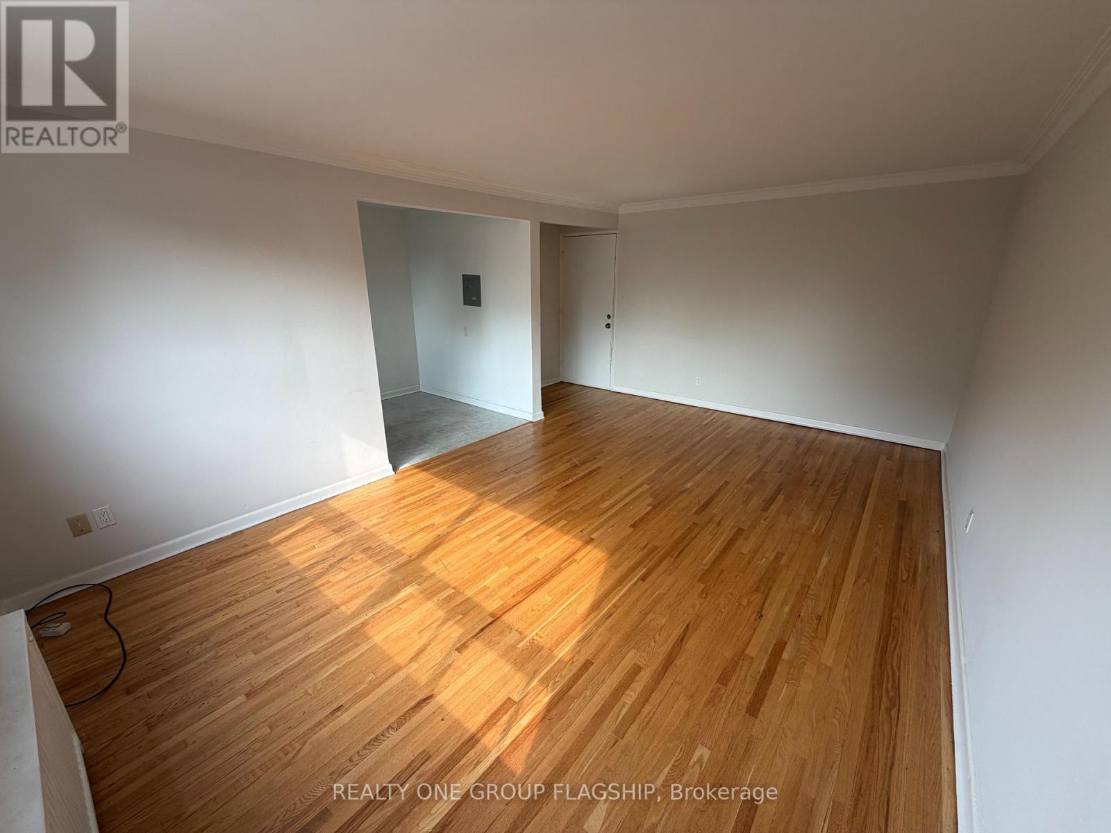 9 - 7 Elmwood Avenue S, Mississauga, Ontario  L5G 3J6 - Photo 6 - W13681128