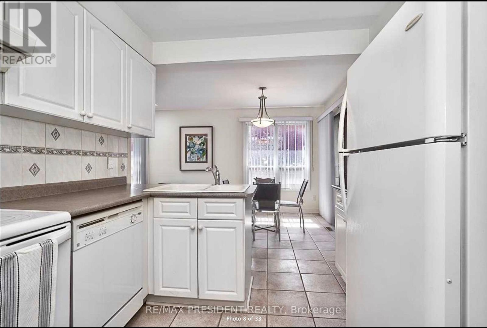 2586 Hammond Road, Mississauga, Ontario  L5K 1T2 - Photo 11 - W13681146