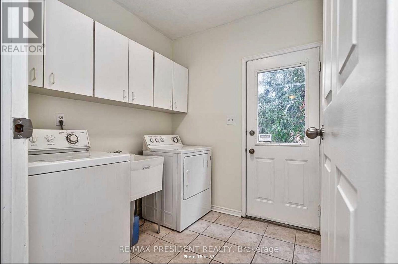 2586 Hammond Road, Mississauga, Ontario  L5K 1T2 - Photo 15 - W13681146