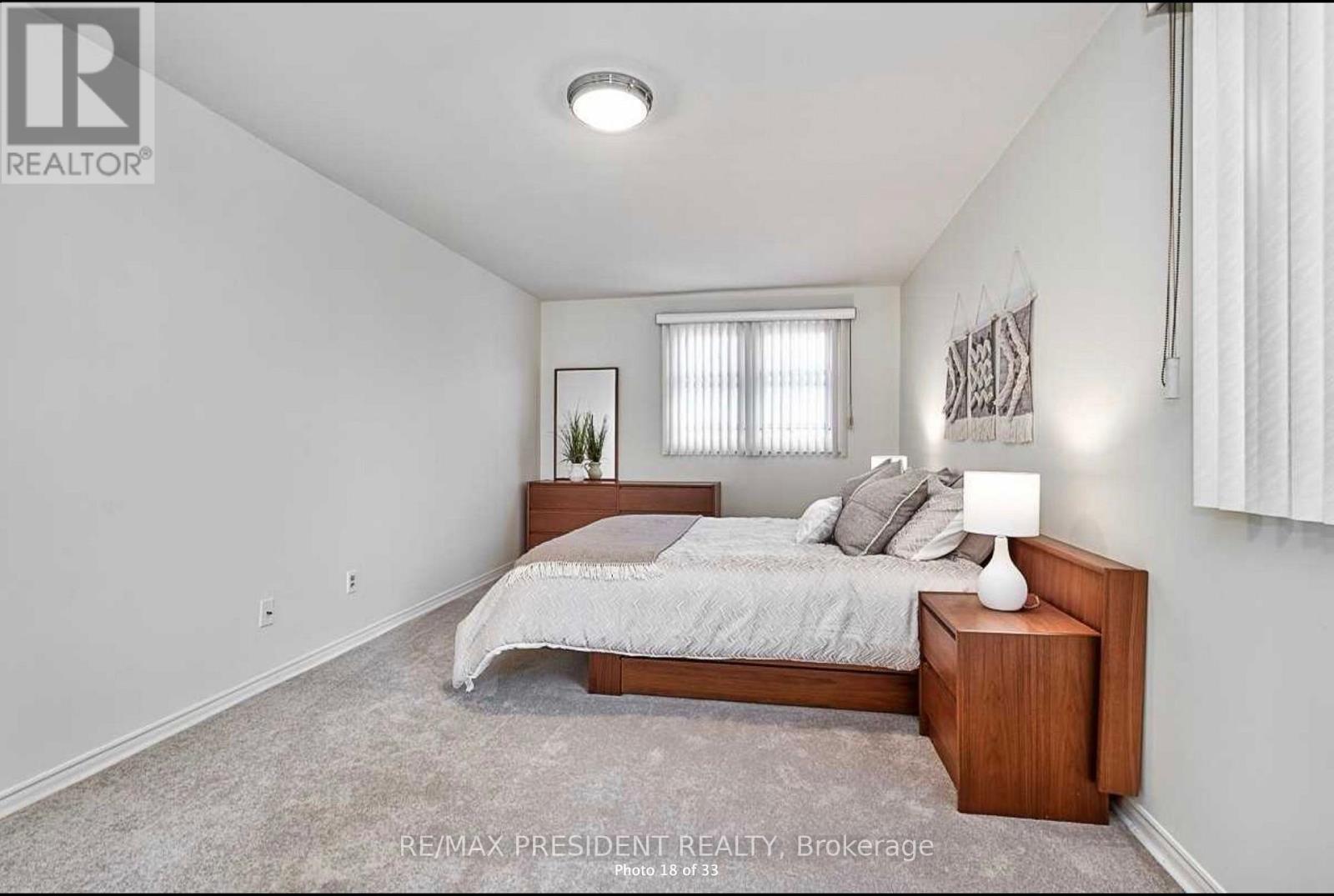 2586 Hammond Road, Mississauga, Ontario  L5K 1T2 - Photo 17 - W13681146