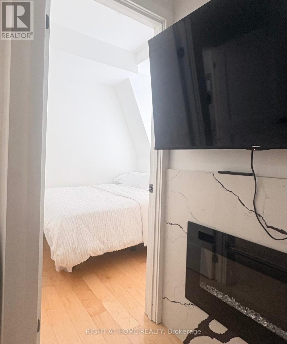 204 - 135 Maitland Street S, Toronto, Ontario  M4Y 1E5 - Photo 13 - C13600978