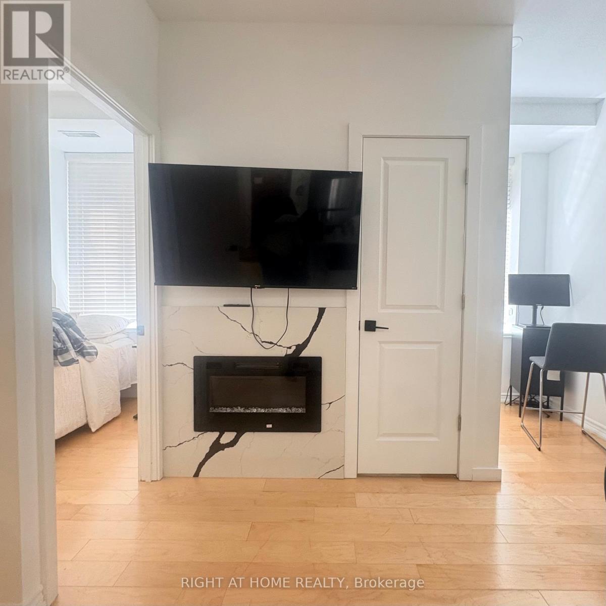 204 - 135 Maitland Street S, Toronto, Ontario  M4Y 1E5 - Photo 8 - C13600978
