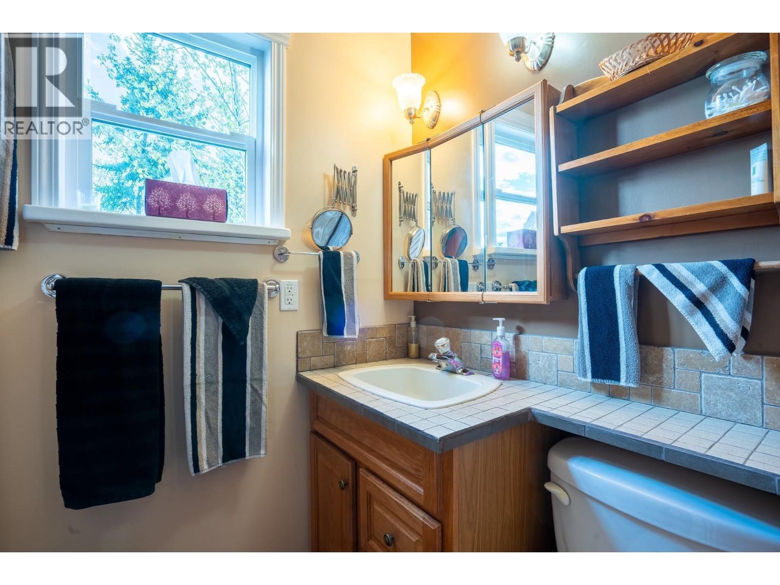 52200 Lloyd Drive, Cluculz Lake, British Columbia  V0J 3A3 - Photo 18 - R3156166