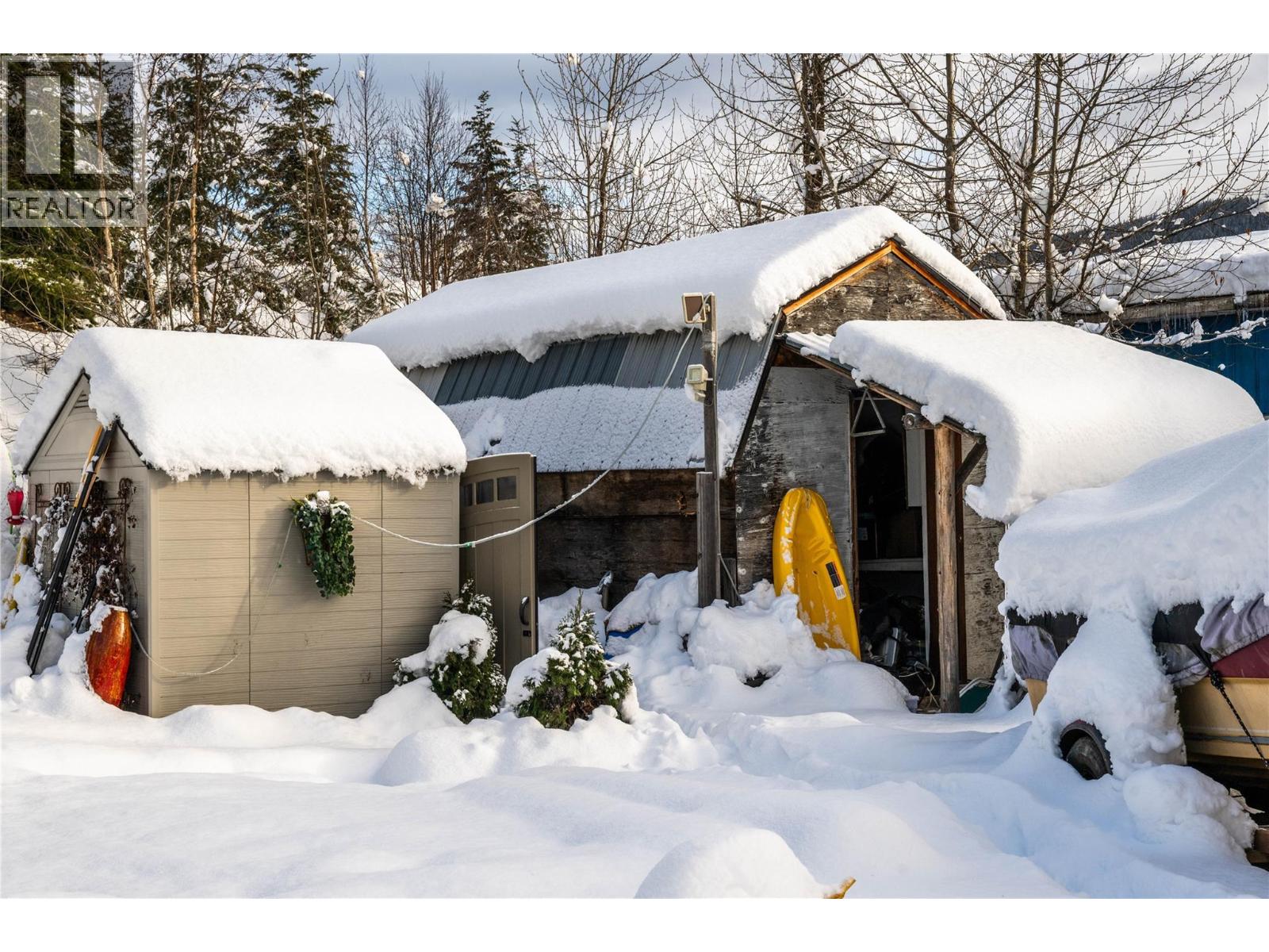 3643 Malakwa Road, Malakwa, British Columbia  V0E 2J0 - Photo 13 - 10381503