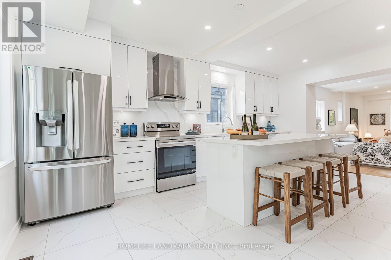 88 Waniska Avenue, Toronto, Ontario  M8Y 1R3 - Photo 10 - W13665140