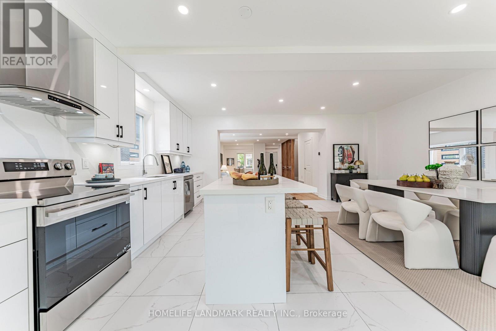 88 Waniska Avenue, Toronto, Ontario  M8Y 1R3 - Photo 11 - W13665140