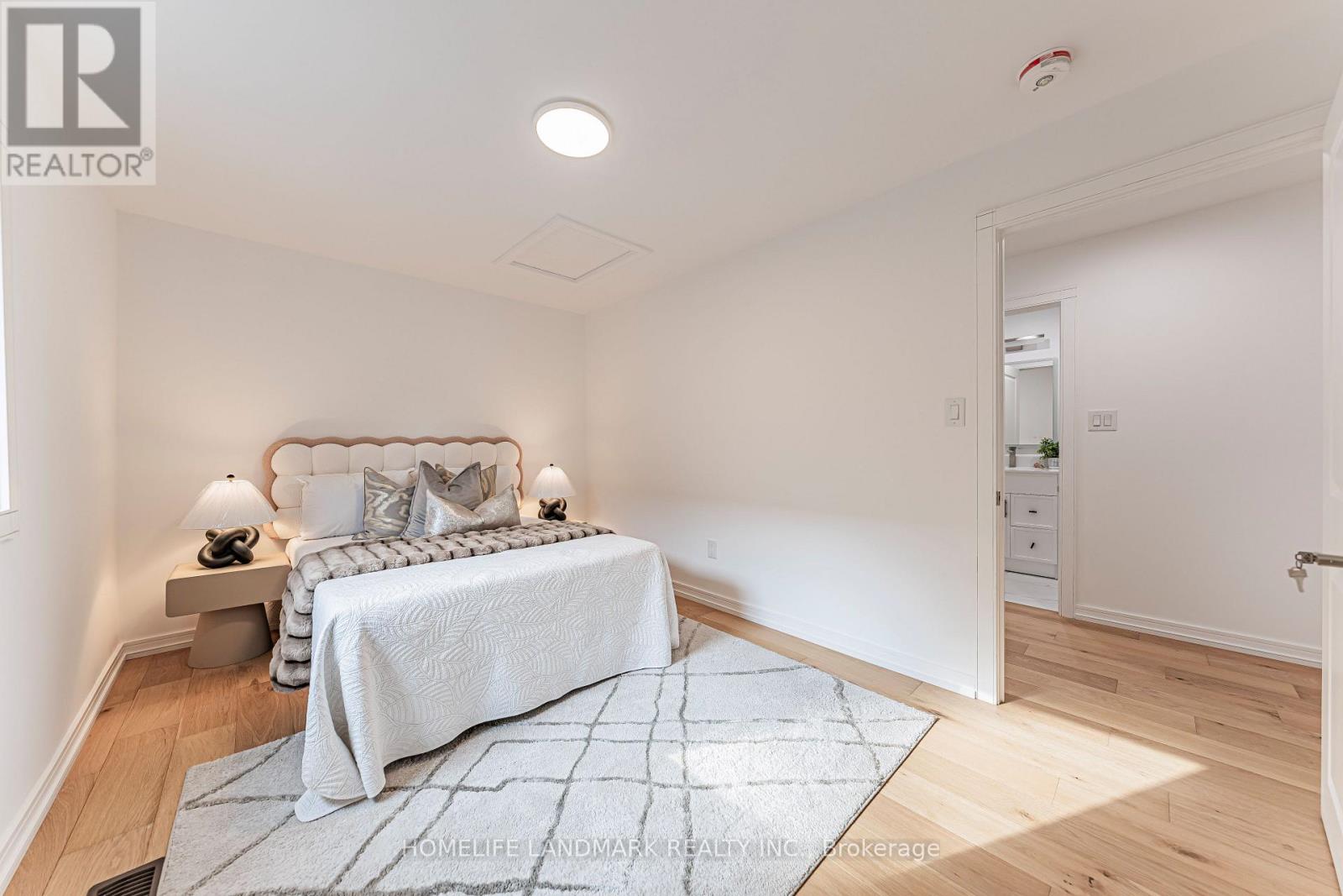 88 Waniska Avenue, Toronto, Ontario  M8Y 1R3 - Photo 25 - W13665140
