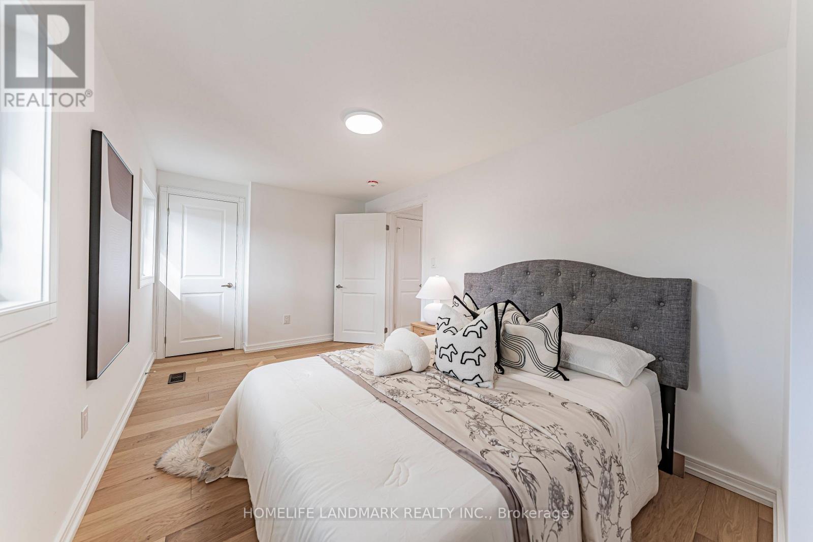 88 Waniska Avenue, Toronto, Ontario  M8Y 1R3 - Photo 30 - W13665140