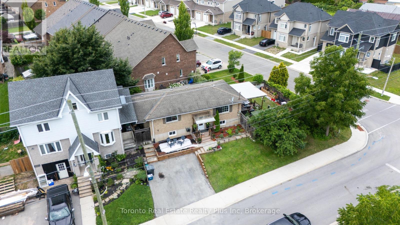 23 MOFFATT STREET, St. Catharines, Ontario
