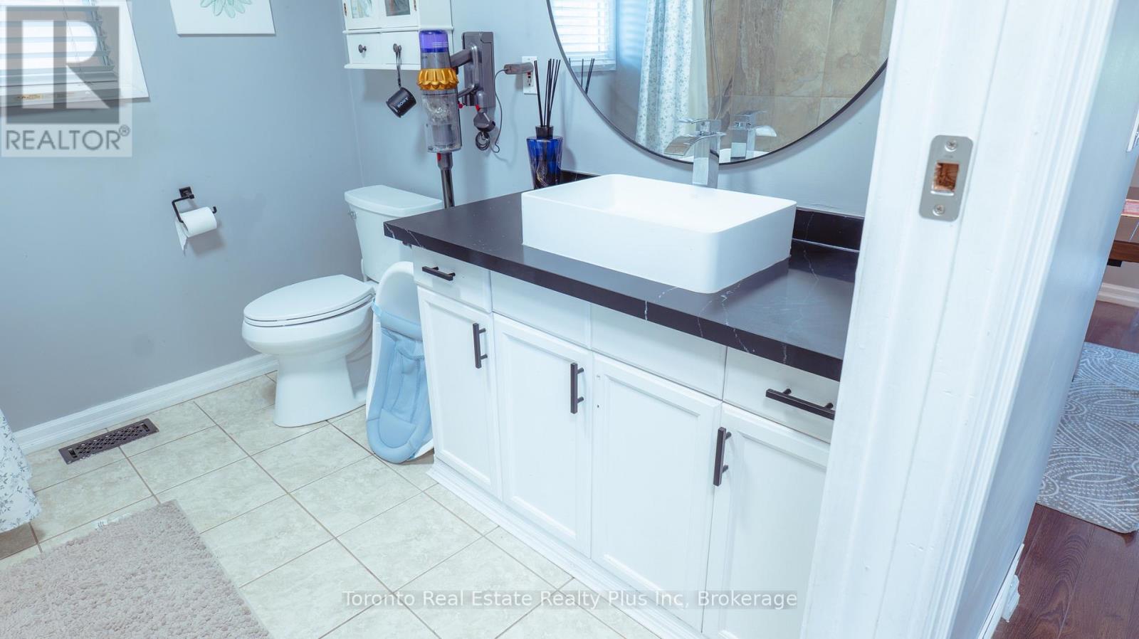 23 Moffatt Street, St. Catharines, Ontario  L2P 2L4 - Photo 15 - X13681154