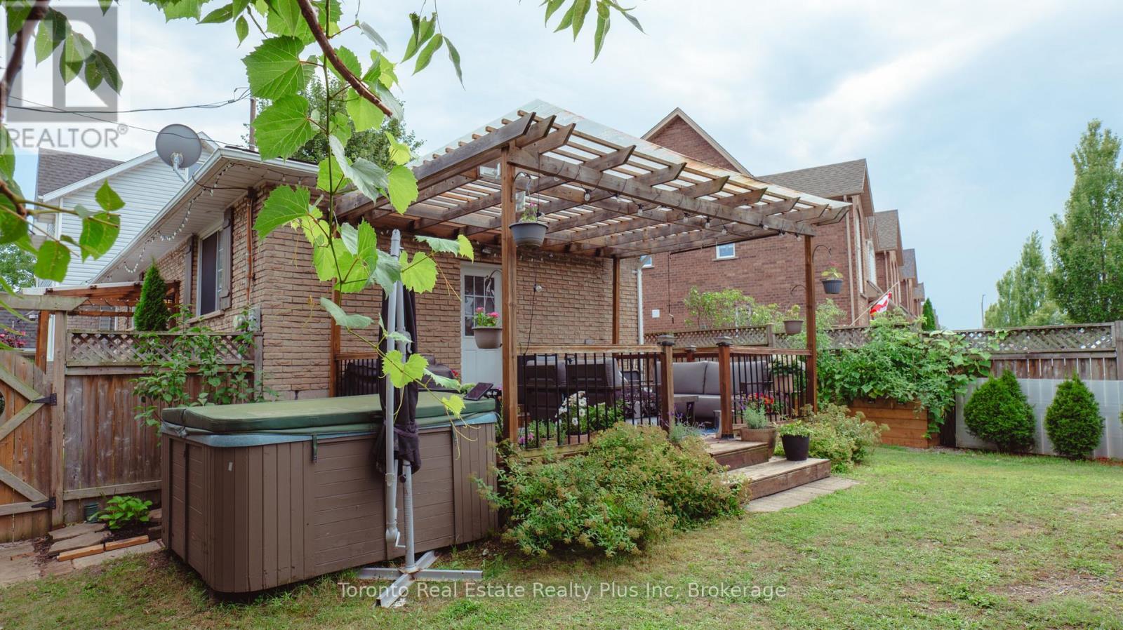 23 Moffatt Street, St. Catharines, Ontario  L2P 2L4 - Photo 9 - X13681154