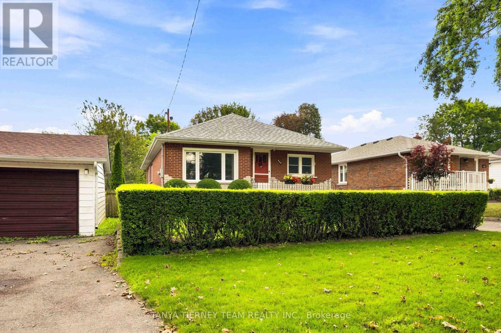 285 Muriel Avenue, Oshawa, Ontario  L1J 2W8 - Photo 3 - E13681156