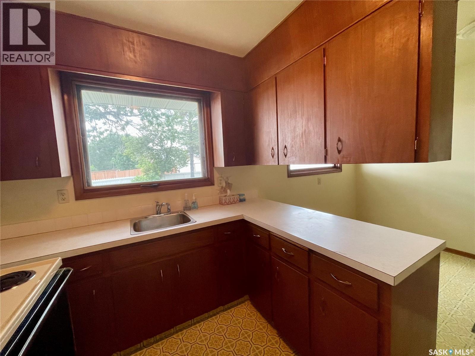 206 Mcintosh Street N, Regina, Saskatchewan  S4R 4Z9 - Photo 8 - SK044798