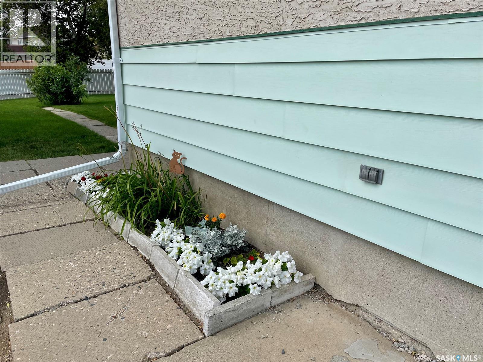 206 Mcintosh Street N, Regina, Saskatchewan  S4R 4Z9 - Photo 29 - SK044798