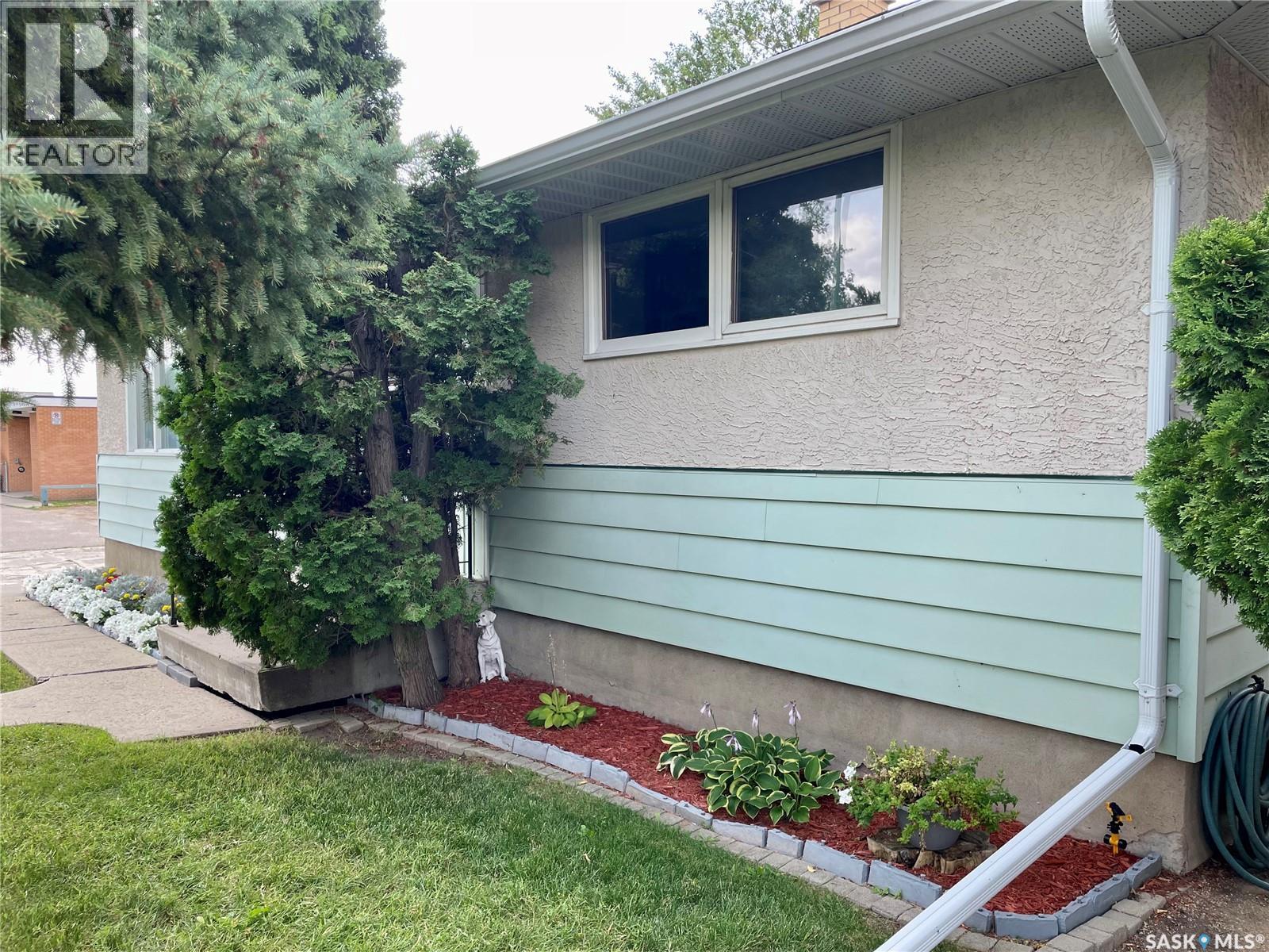 206 Mcintosh Street N, Regina, Saskatchewan  S4R 4Z9 - Photo 28 - SK044798