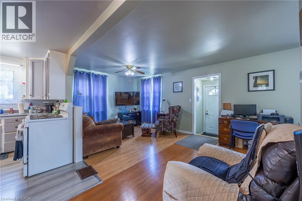 446 East Street, Delhi, Ontario  N4B 2J3 - Photo 3 - 40852883