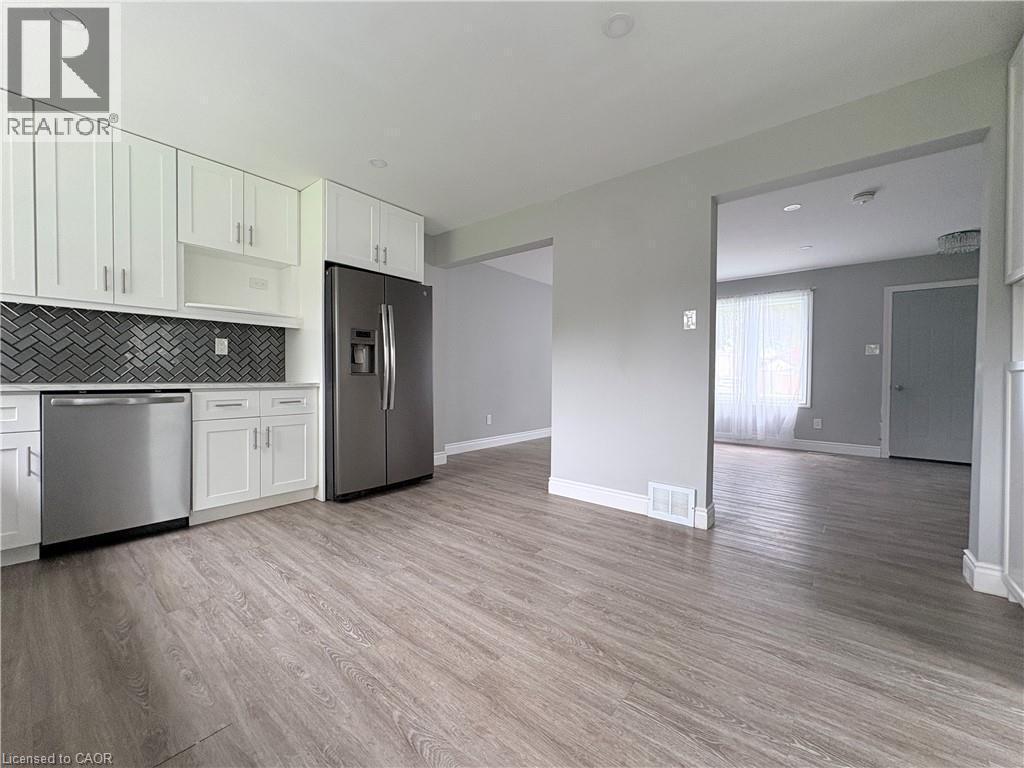 216 Brunswick Crescent, London, Ontario  N6G 3L2 - Photo 3 - 40856048