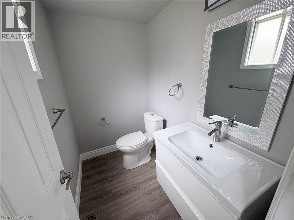 216 Brunswick Crescent, London, Ontario  N6G 3L2 - Photo 7 - 40856048