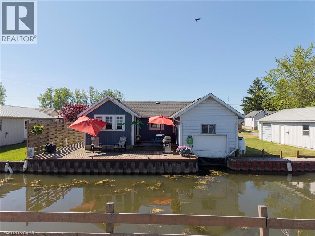 44 ERIE Boulevard, Long Point, Ontario