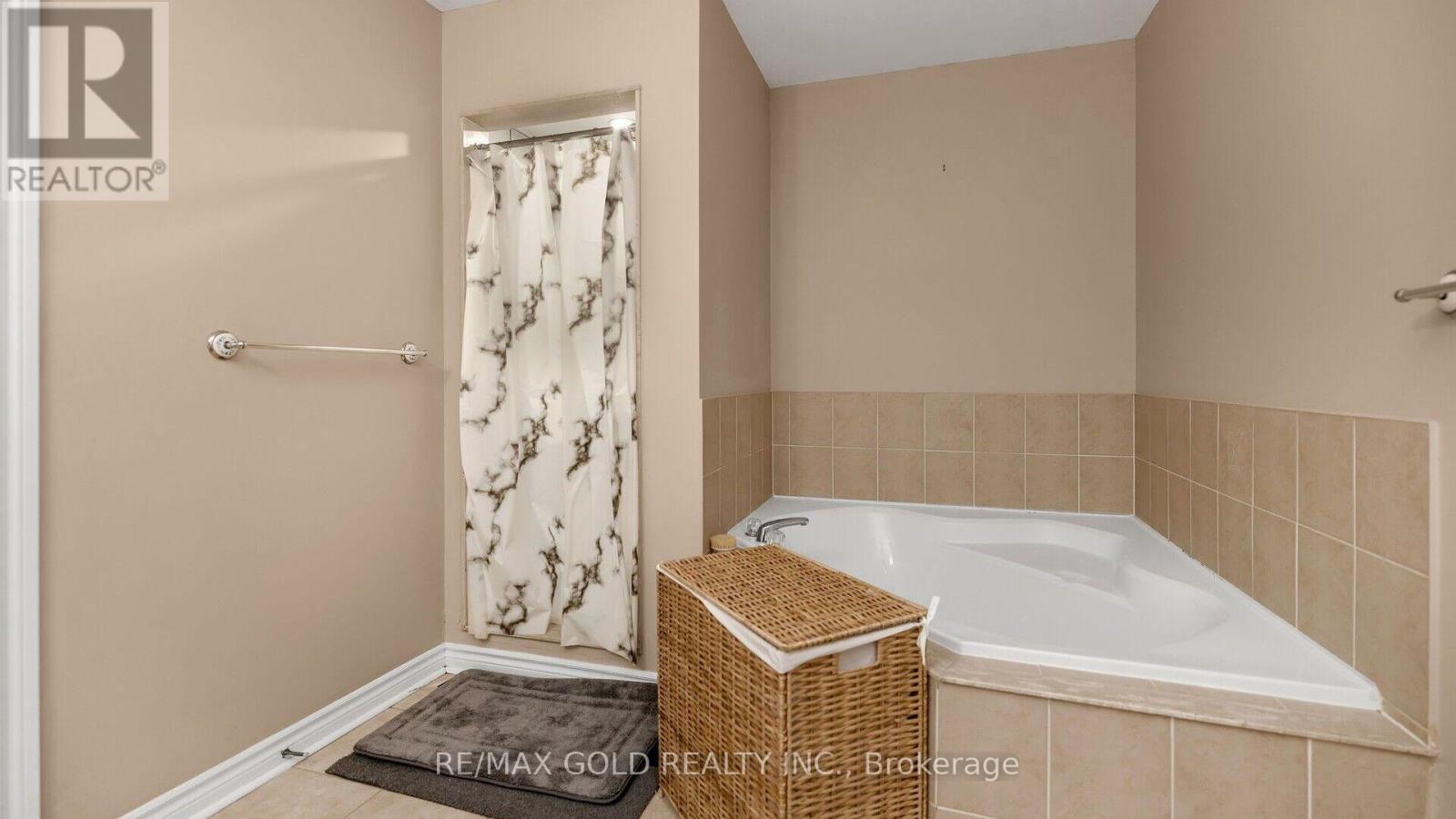 17 Echoridge Drive, Brampton, Ontario  L7A 3L2 - Photo 17 - W13680132