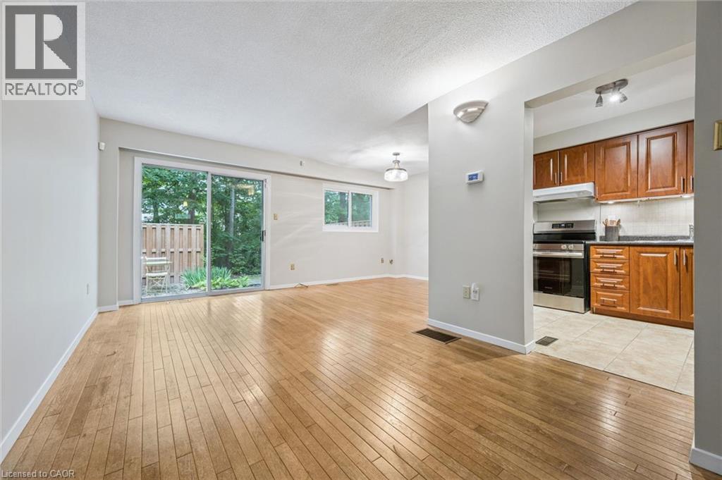 1558 Lancaster Drive Unit# 69, Oakville, Ontario  L6H 2Z4 - Photo 6 - 40853824