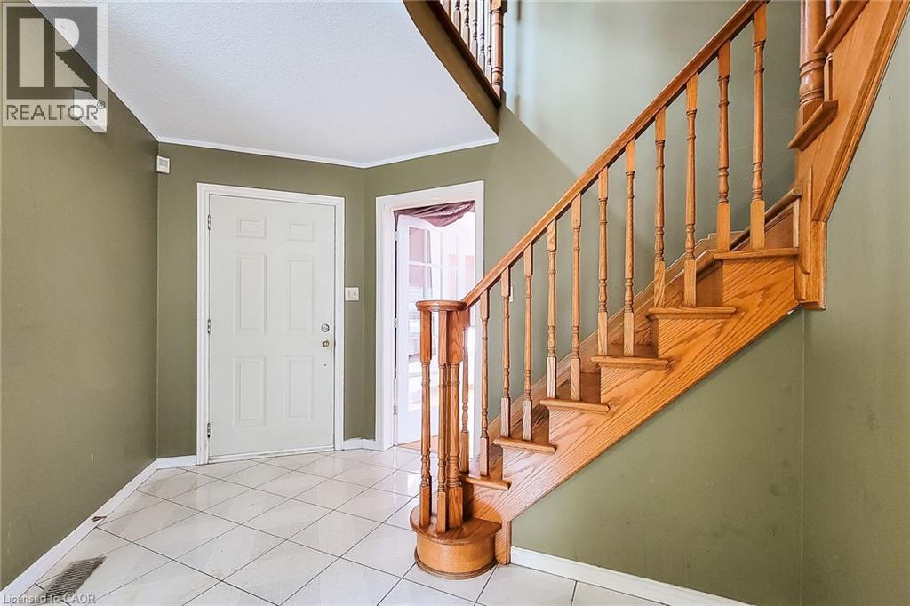 126 Farrington Crescent, Hamilton, Ontario  L8E 3N4 - Photo 9 - 40855211
