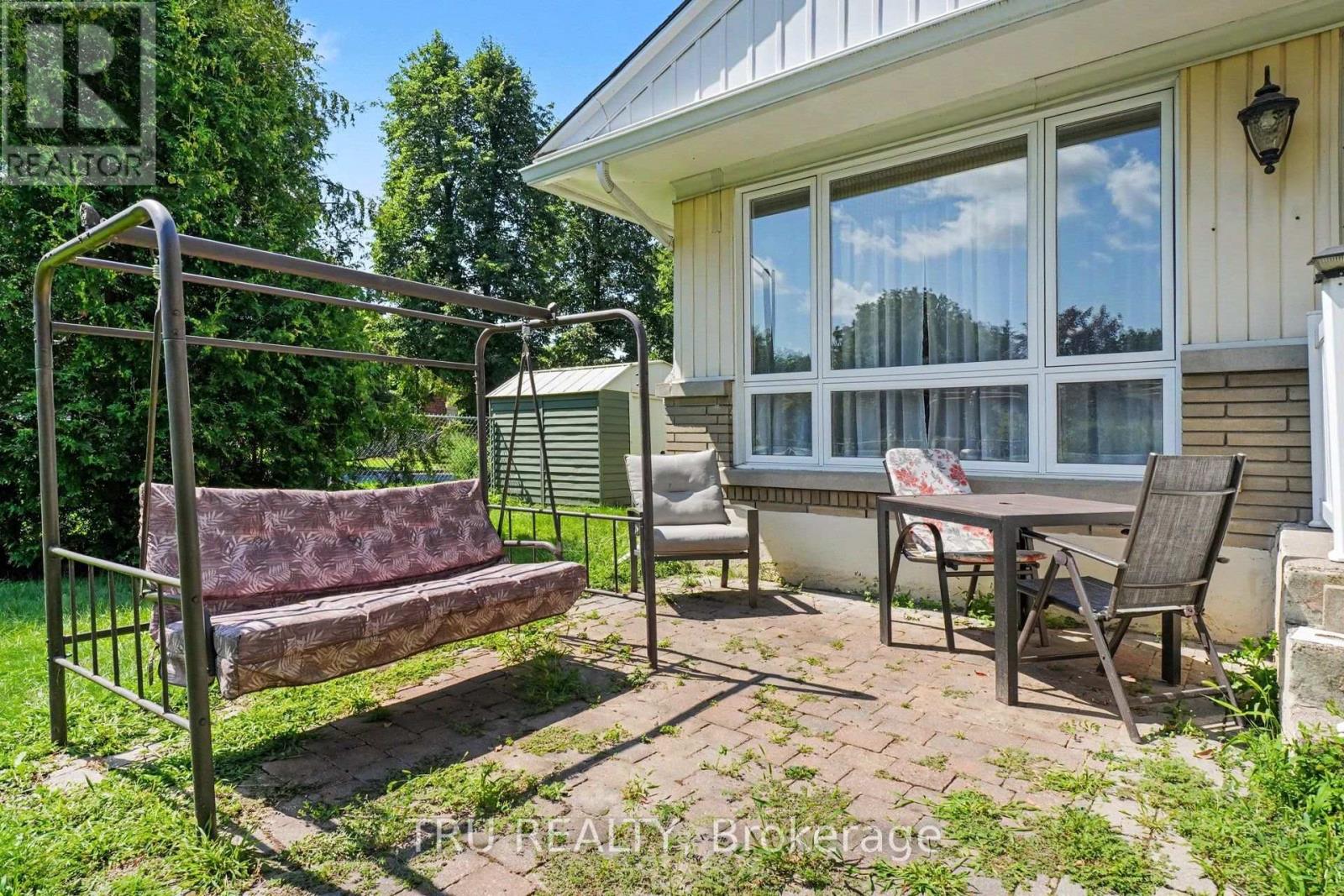 1908 Saunderson Drive, Ottawa, Ontario  K1G 2C7 - Photo 4 - X13680514