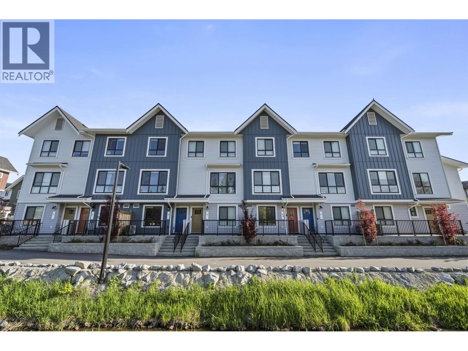 137 388 DUNCAN STREET, New Westminster, British Columbia