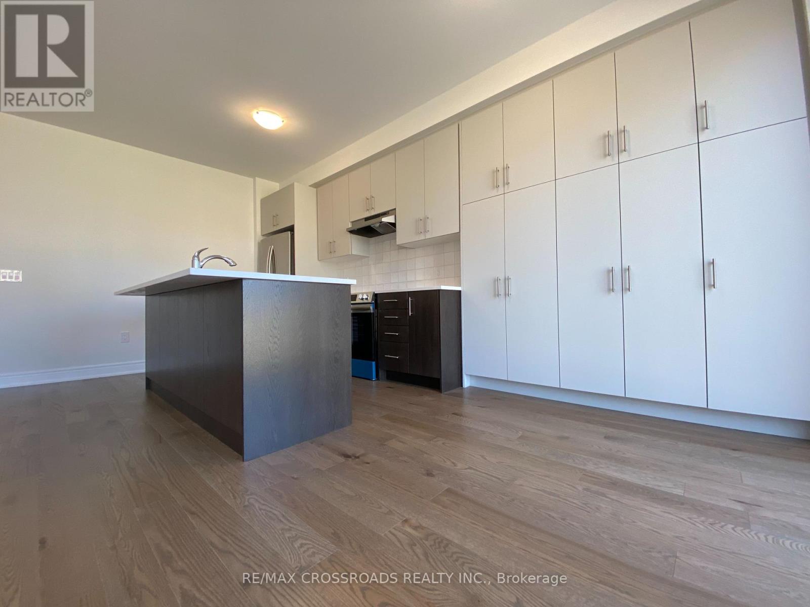 4 Kamper Avenue, Richmond Hill, Ontario  L4E 1M4 - Photo 11 - N13681184