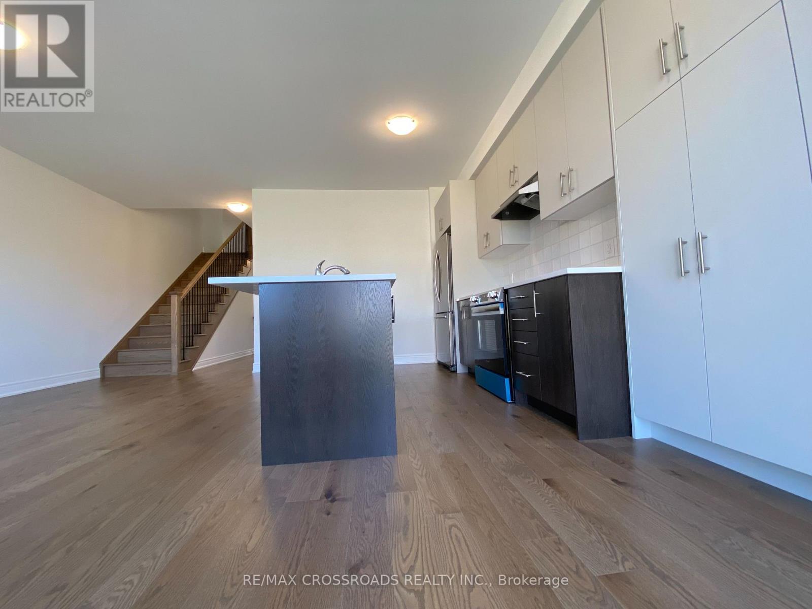 4 Kamper Avenue, Richmond Hill, Ontario  L4E 1M4 - Photo 14 - N13681184